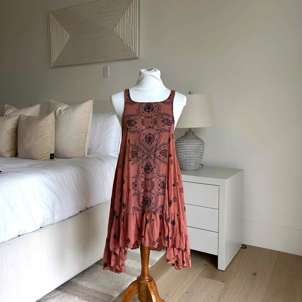 Rust Sleeveless Dress with Black Patterns